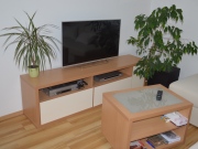 Stolek pod TV