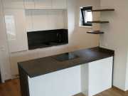 Korpus BR BÍLÁ PERLIČKA SPAN 605 PE_NK FOLIE BÍLÁ VYS.LESK, TVAR CO_PD+ZP-F187 ST9 BETON CHICAGO TMAVÝ