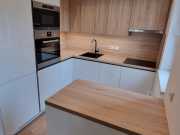 Korpus-BR-BILA-PERLICKA-SPAN-605-PE_NK-BILA-VYS.LESK-SE2HGH1145-ST10_PDZP-H1145-ST10-DUB-BARDOLINO-PRIRODNI