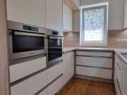 Korpus-BR-BILA-PERLICKA-SPAN-605-PE_NK-MANDLOVA-JASMIN-564-PE_PDZP-H1145-ST10-DUB-BARDOLINO-PRIRODNI