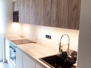 Korpus-BR-SEDA-PERLICKA-SPAN-621-PE_NK-CHAMPAGNE-7045-SU_PD-K002-WO-GREY-CRAFT-OAK_ZP-Kalene-sklo.