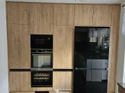 Korpus-SEDA-PERLICKA-112-PE_NK-LAK-RAL-9001-LESKNATURAL-ROCKFORD-HICKORY-K086-PW_PDZP-TECHNISTONE-NOBLE-ATHOS-BROWN-3