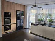 Korpus-SEDA-PERLICKA-112-PE_NK-LAK-RAL-9001-LESKNATURAL-ROCKFORD-HICKORY-K086-PW_PDZP-TECHNISTONE-NOBLE-ATHOS-BROWN-4